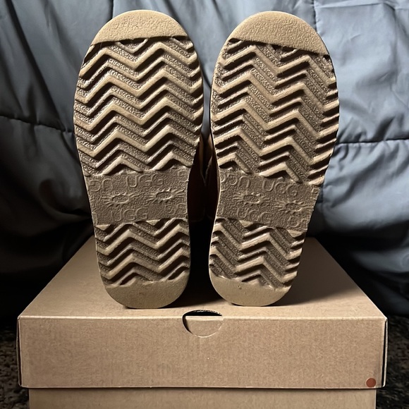Uggs - Picture 3 of 5